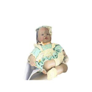 Porcelain Doll 1991 Yolanda Bello's Picture-Perfect Babies "Danielle" 9" Sitting